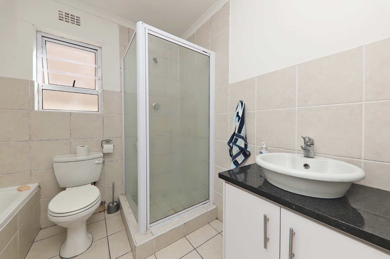 2 Bed Townhouse For Sale in Muizenberg (R 1,355,000)