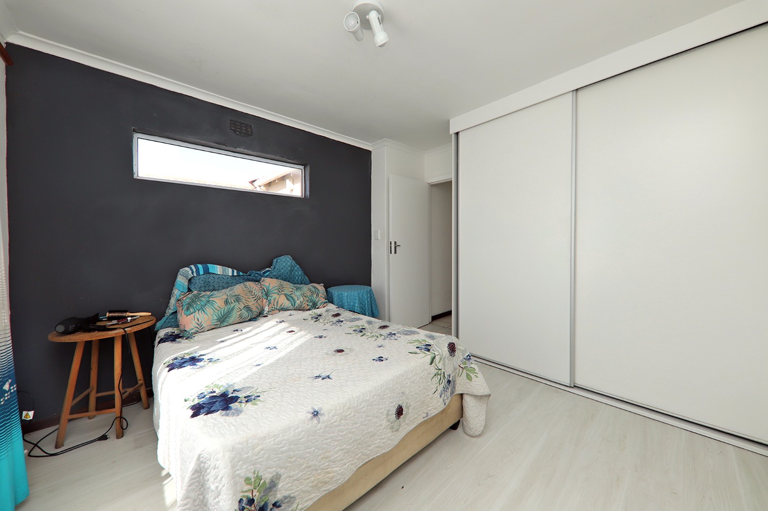 2 Bed Townhouse For Sale in Muizenberg (R 1,355,000)