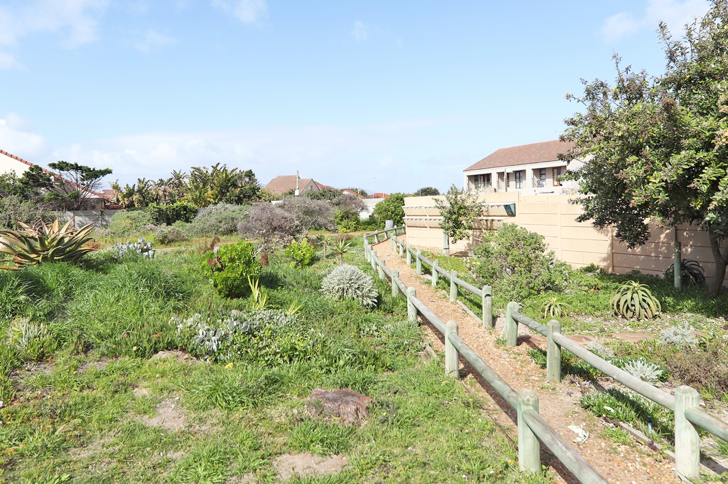 2 Bed Townhouse For Sale in Muizenberg (R 1,355,000)