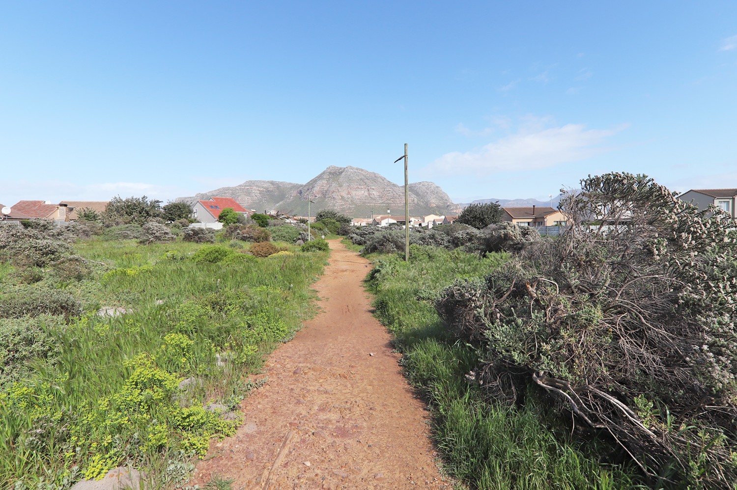2 Bed Townhouse For Sale in Muizenberg (R 1,355,000)