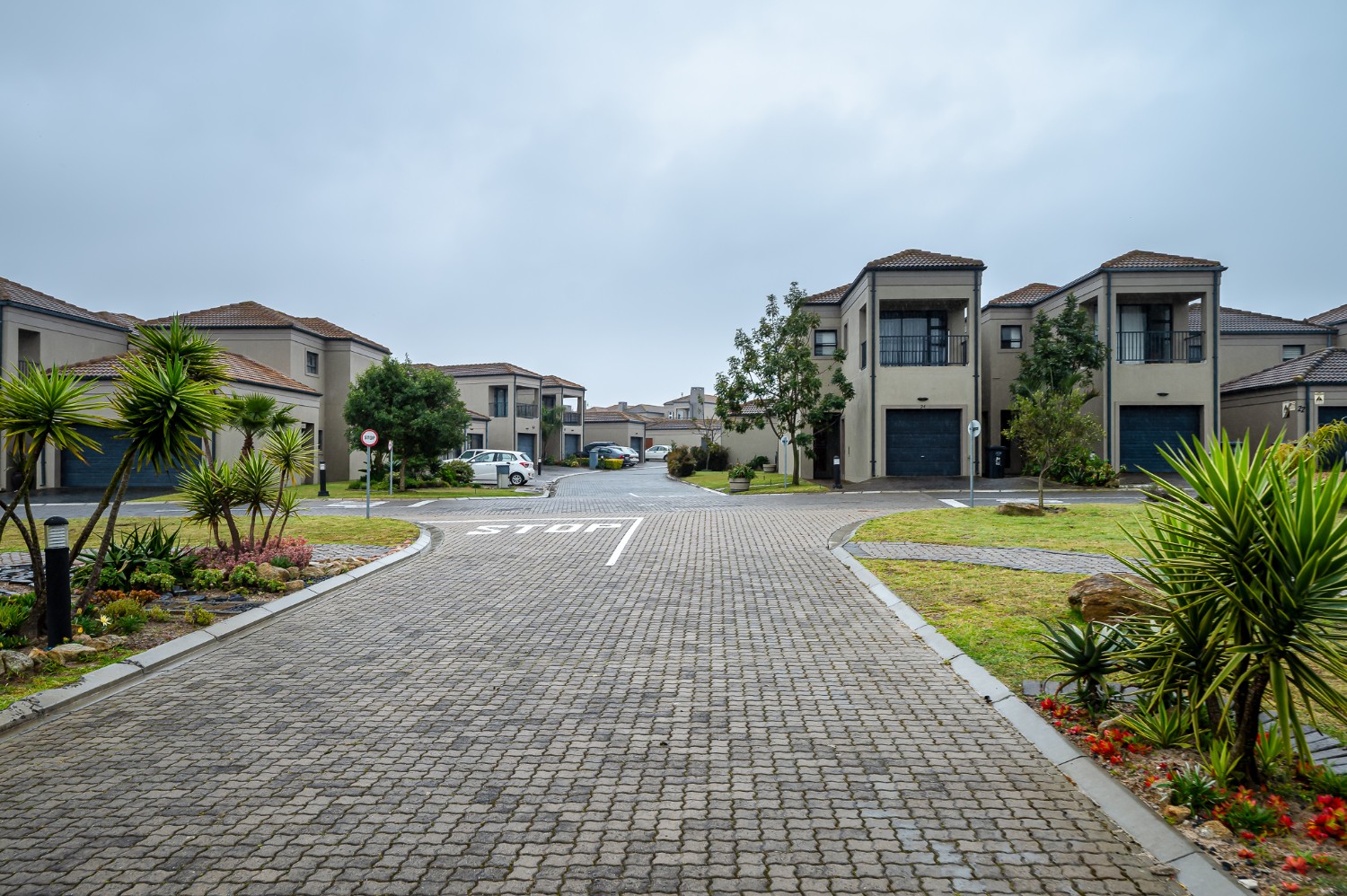 2 Bed Home For Sale in Brackenfell South (R 1,780,000)