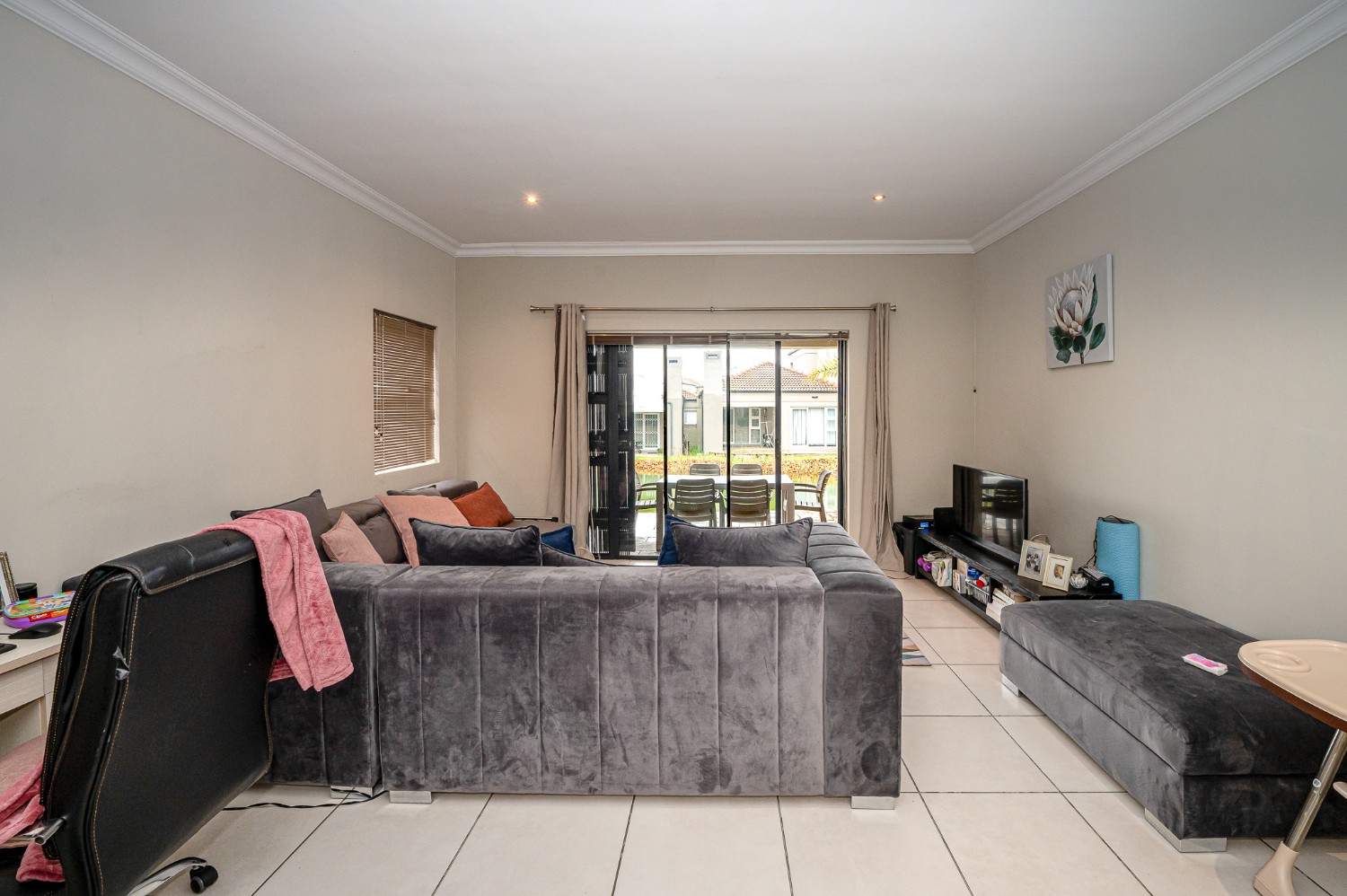 2 Bed Home For Sale in Brackenfell South (R 1,780,000)