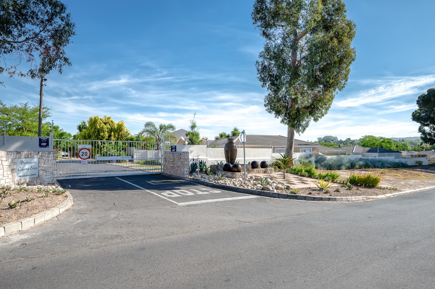 3 Bed Home For Sale in Sonstraal Heights (R 2,749,000)