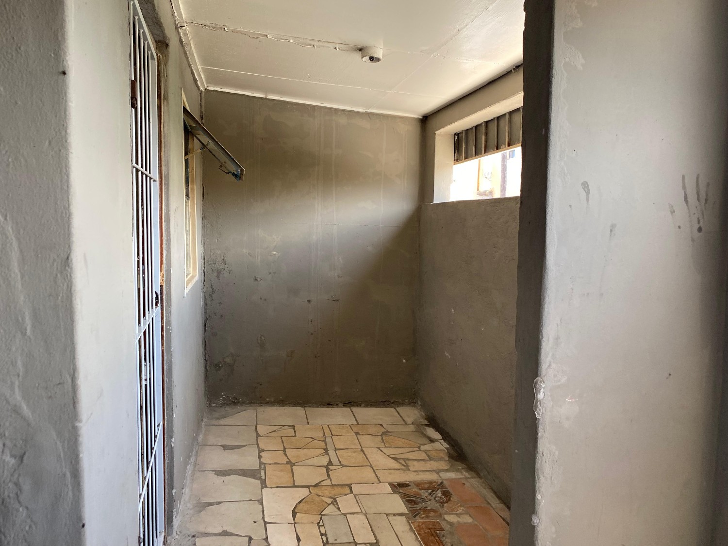 2 Bed Home For Sale in Delft (R 350,000)