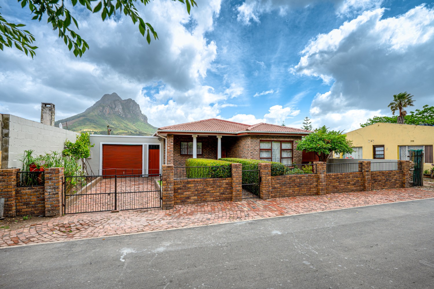 5 Bed Home For Sale in Kylemore (R 1,450,000)