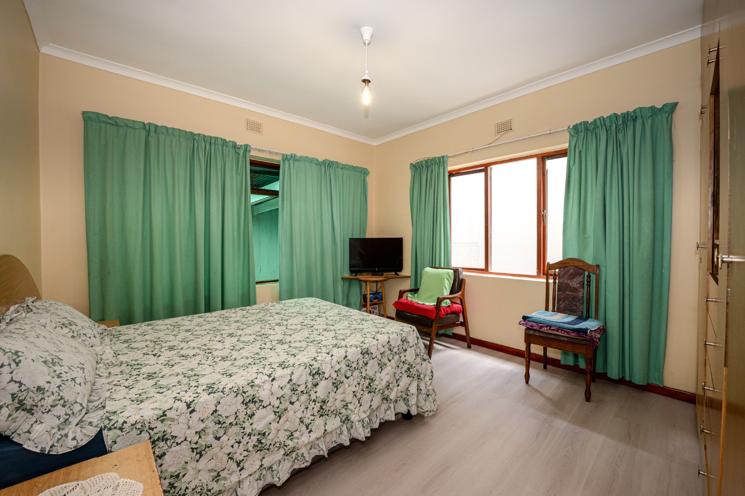 5 Bed Home For Sale in Kylemore (R 1,450,000)