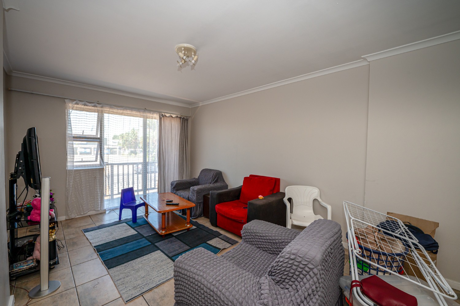 2 Bed Apartment For Sale in Brackenfell Central (R 800,000)