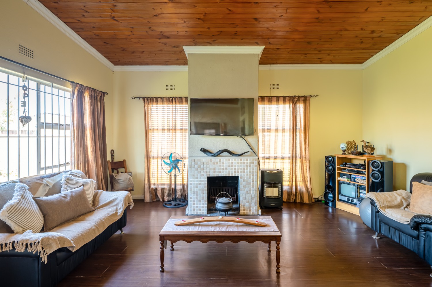 3 Bed Home For Sale in Peerless Park North (R 1,680,000)