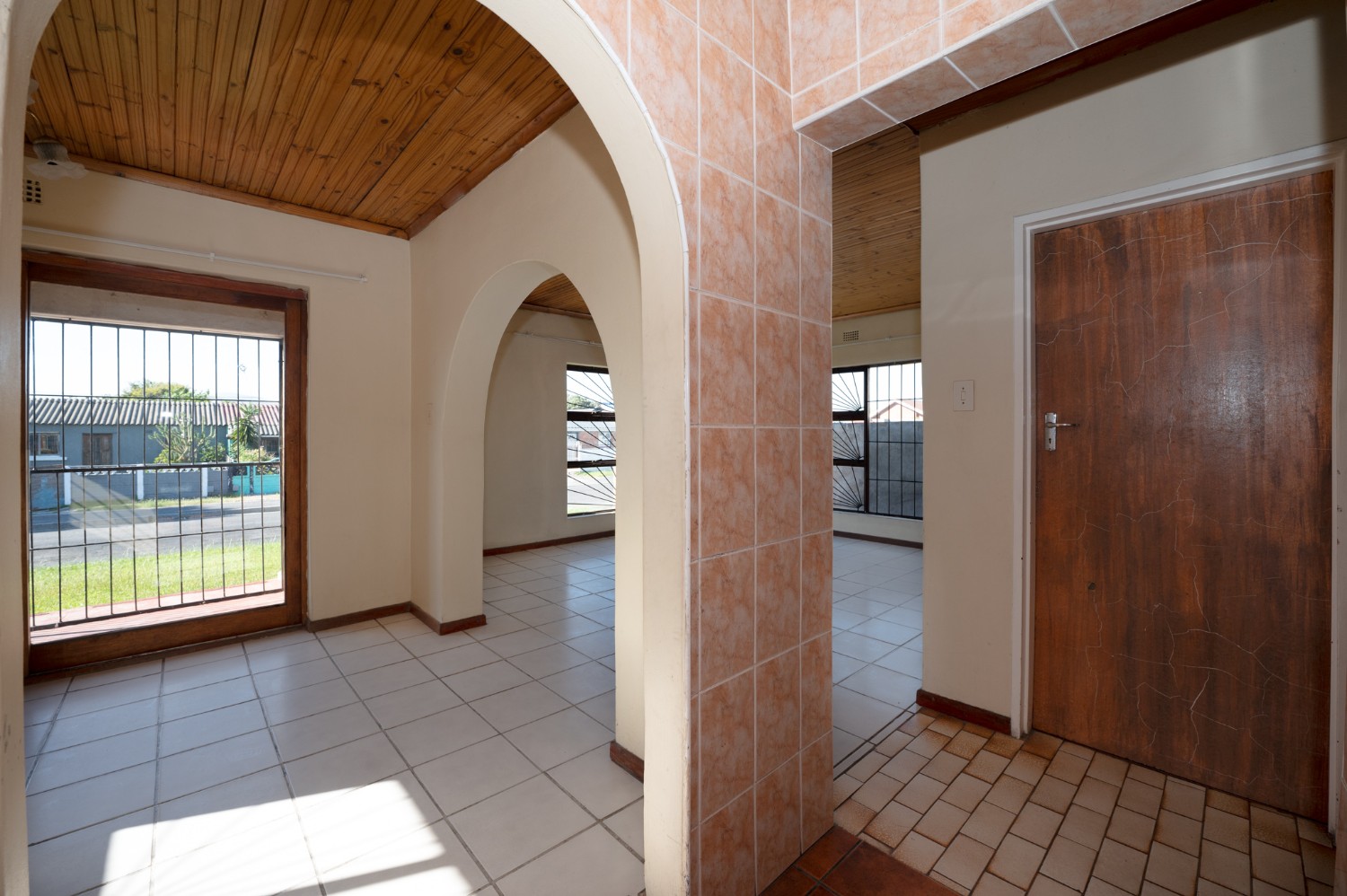 4 Bed Home For Sale in Ravensmead (R 1,195,000)